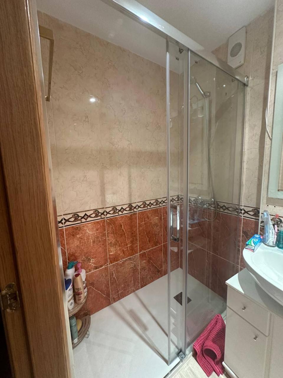 De 3 Dormitorios, Costa Marfil - Magic World Apartamento