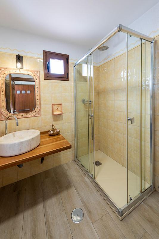 Guest house Avenjucar *