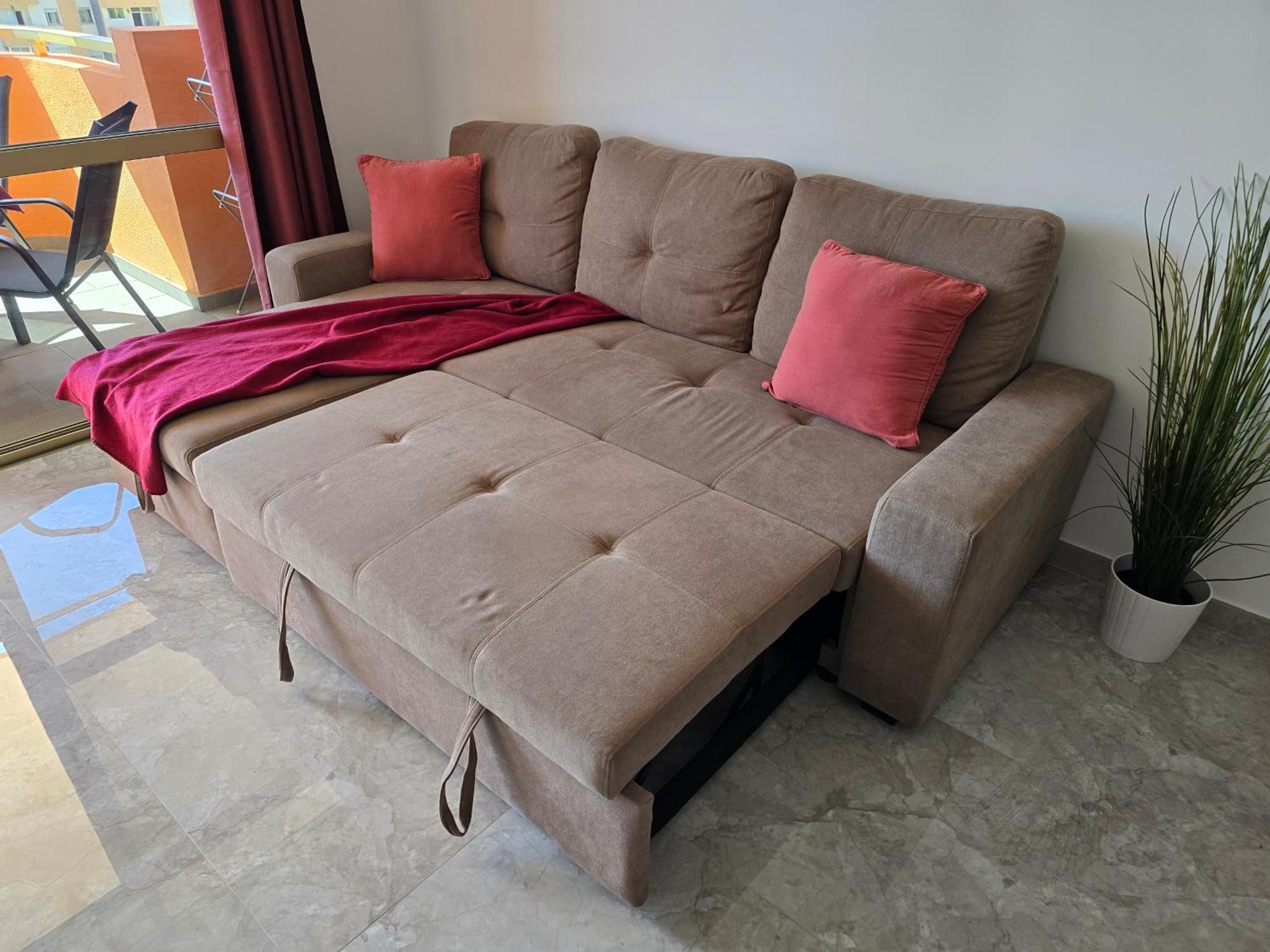 Apartment Exclusive Eden, Marble Floor, Luxury Bathroom, Heated Pool, Close To Centre, Sea View, Balcony *