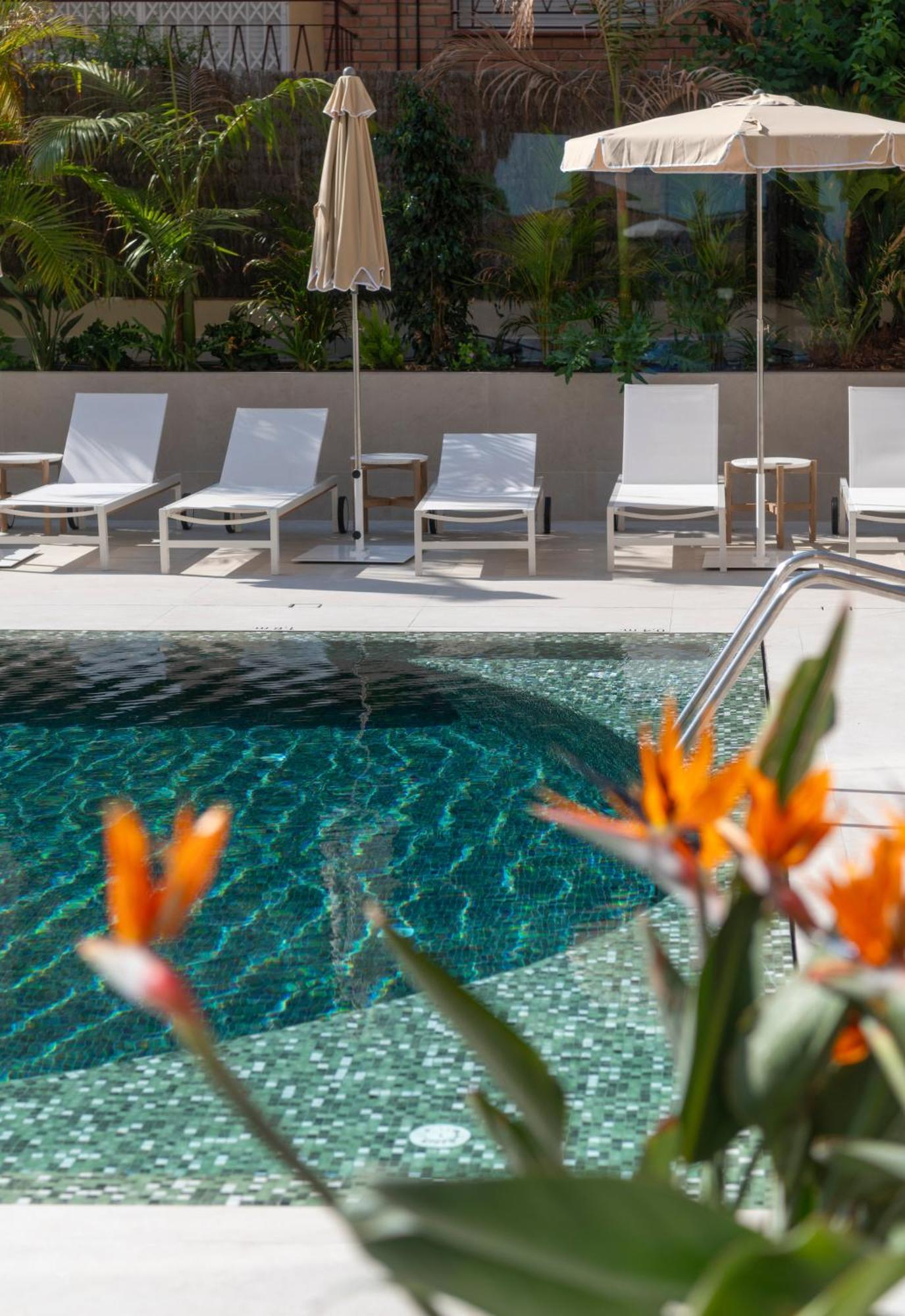 Aqua Promenade Hotel