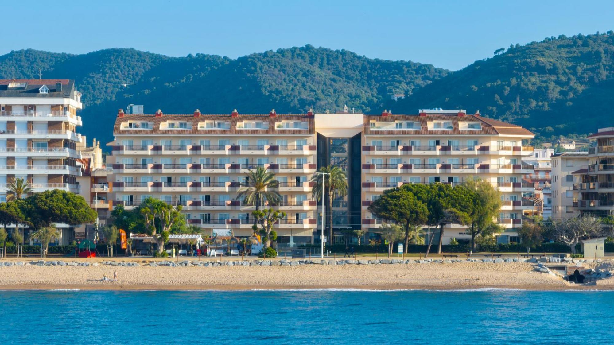 Aqua Promenade Hotel 4*