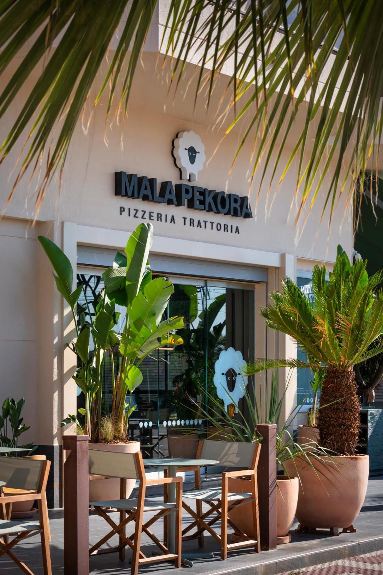 Aqua Promenade Hotel