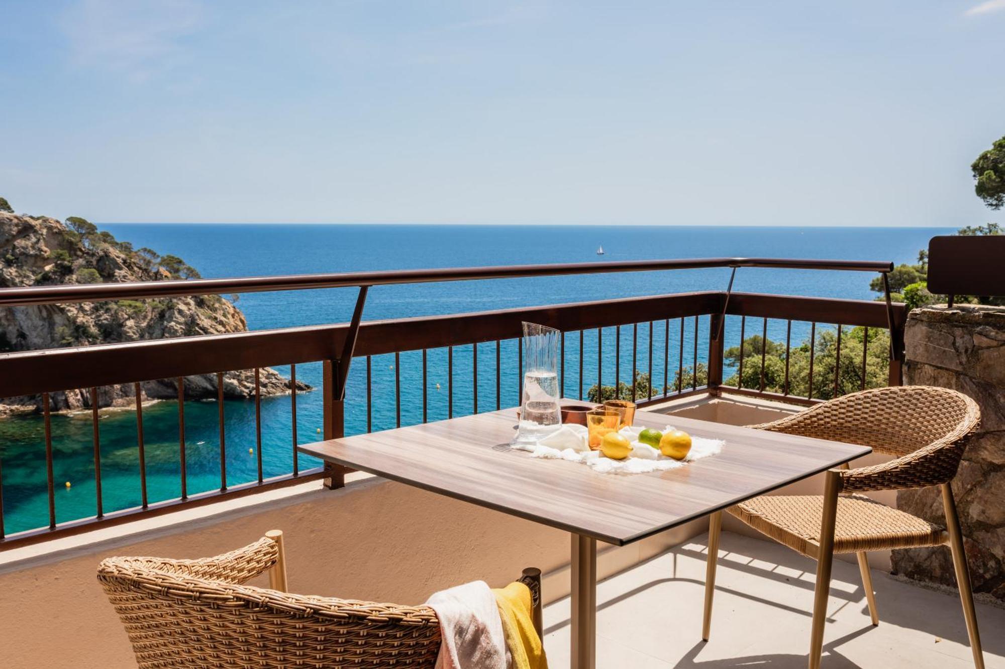 Zel Costa Brava Resort 3*