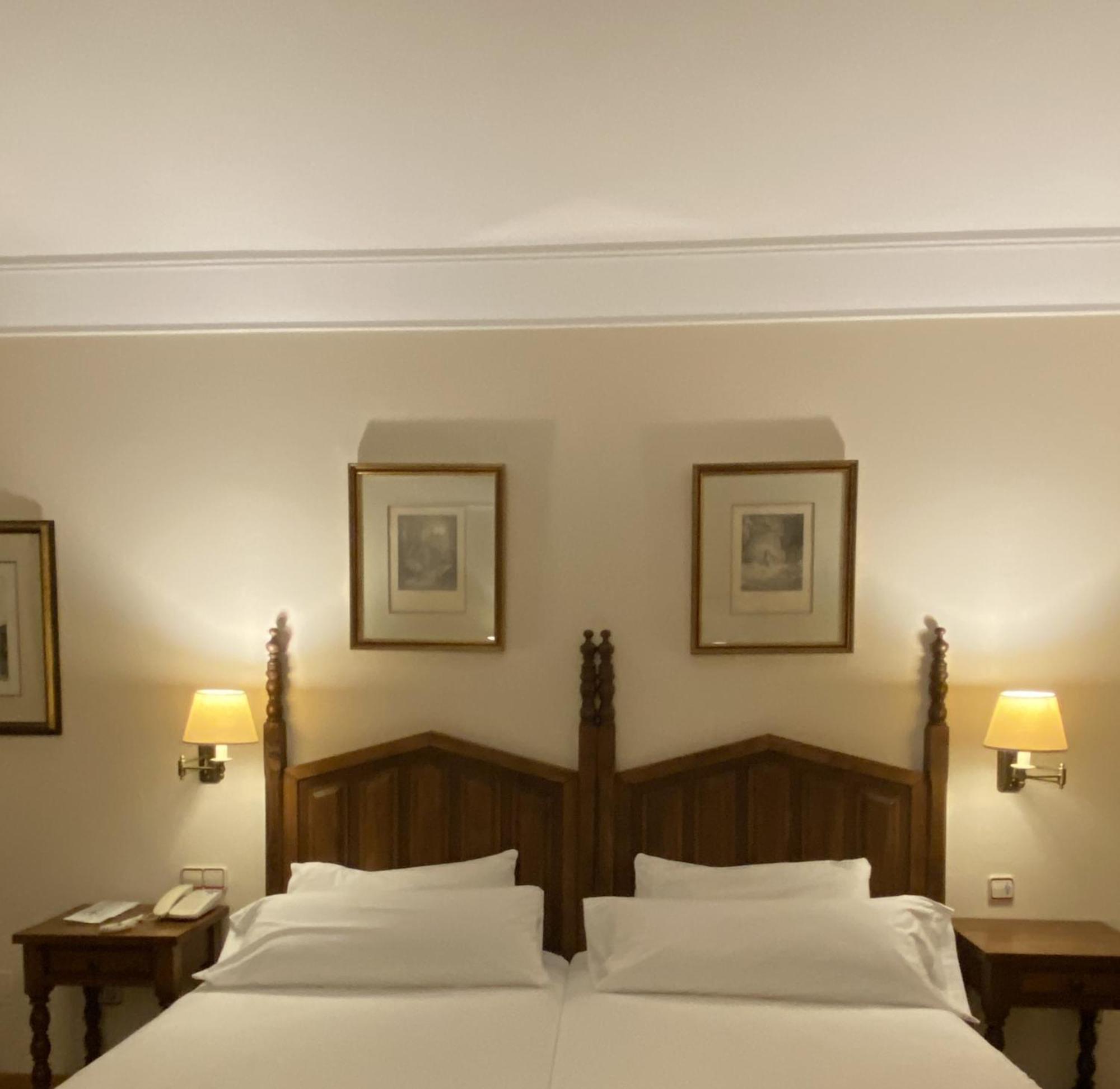 Hotel De 4*