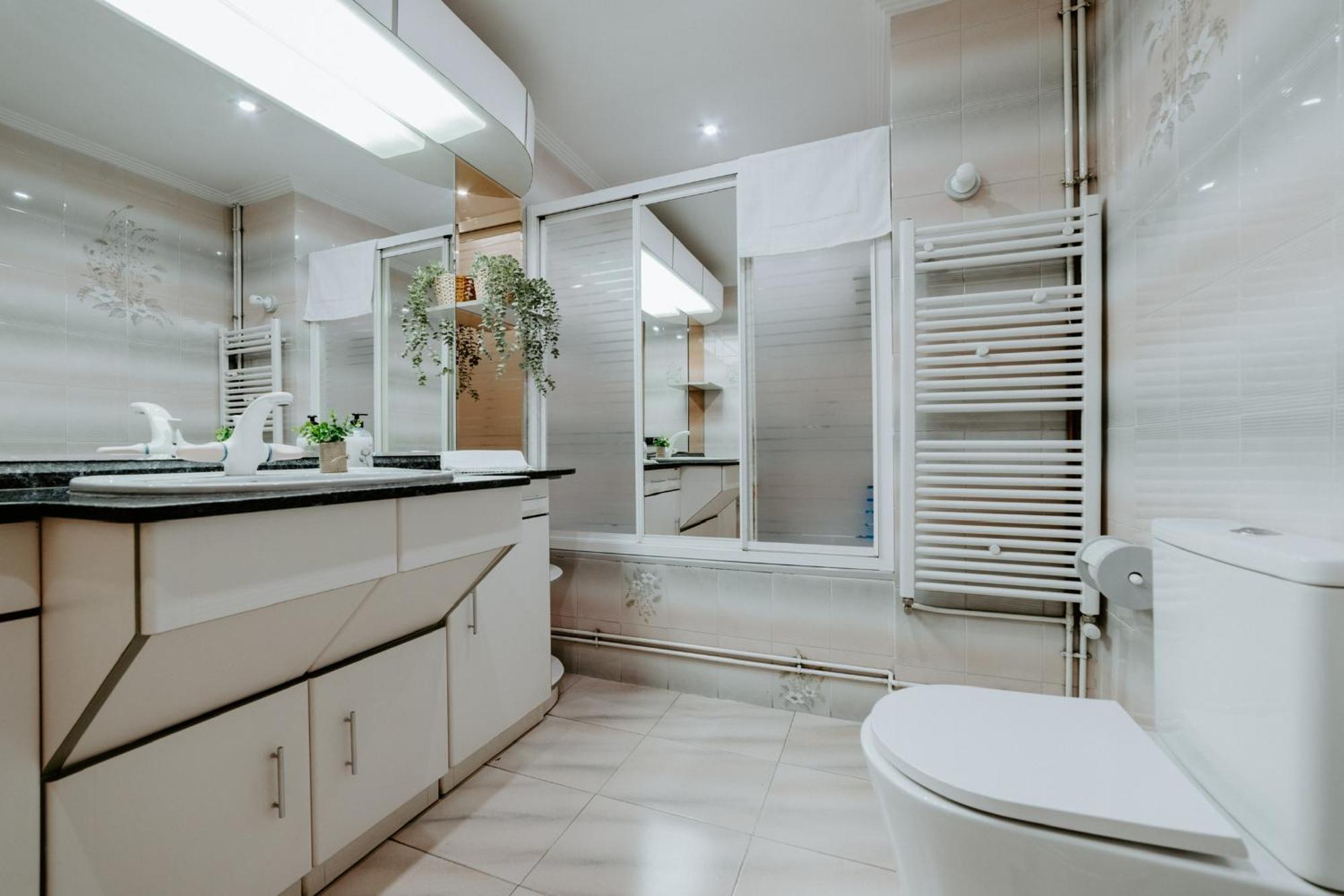 Premium Apartment *