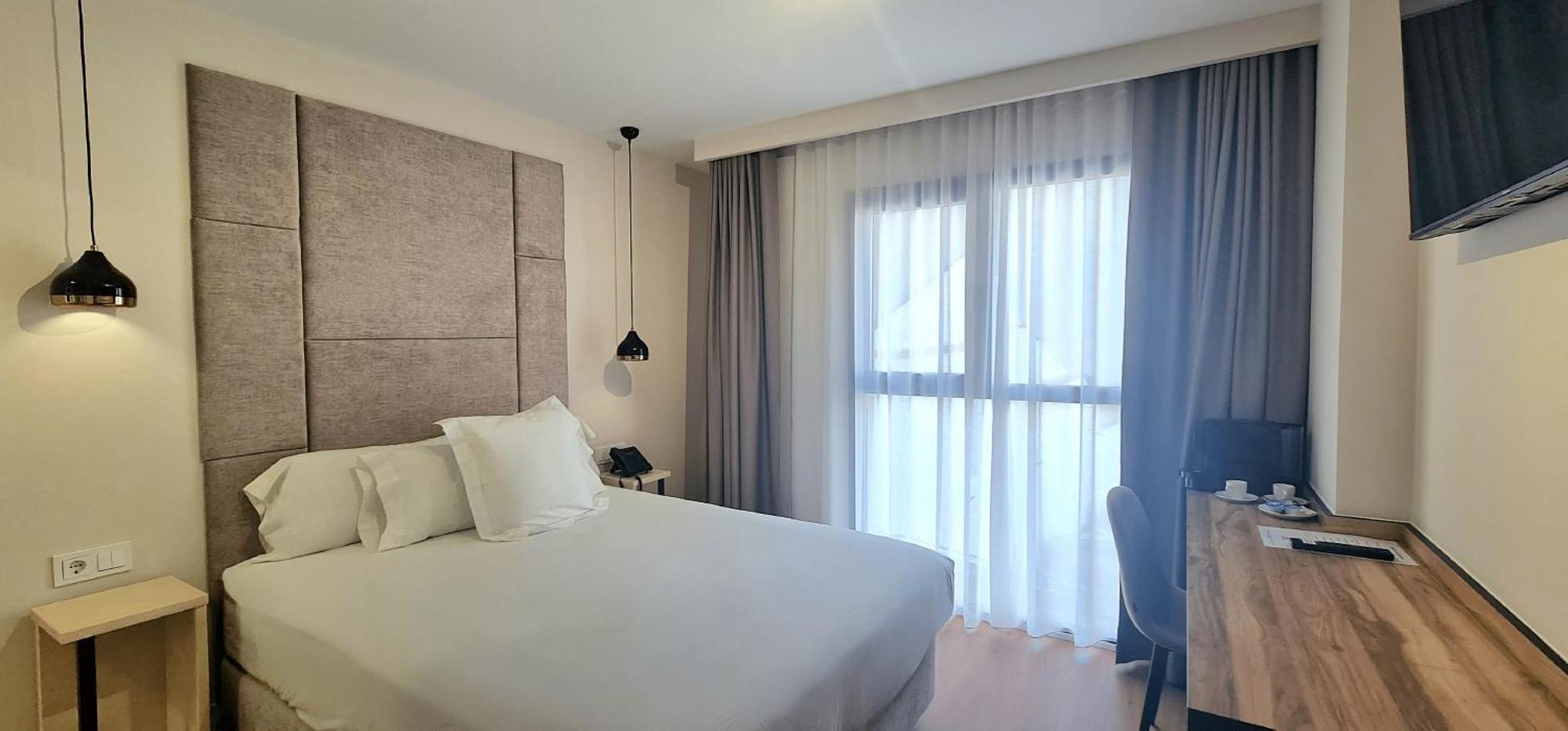 Hotel Moma Centro 2*