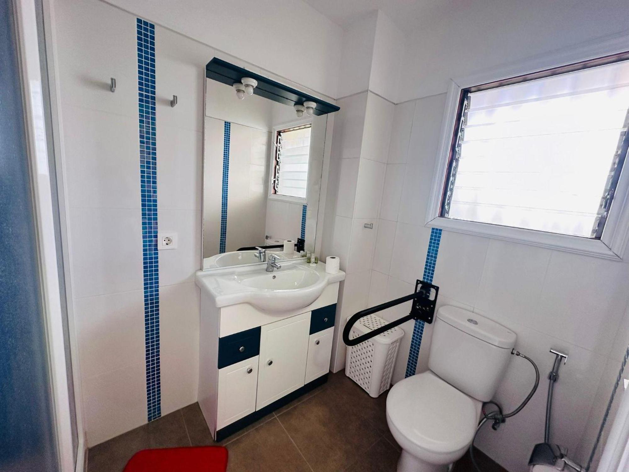 Cozy 2-bed & Sofa-bed In Cristianos *