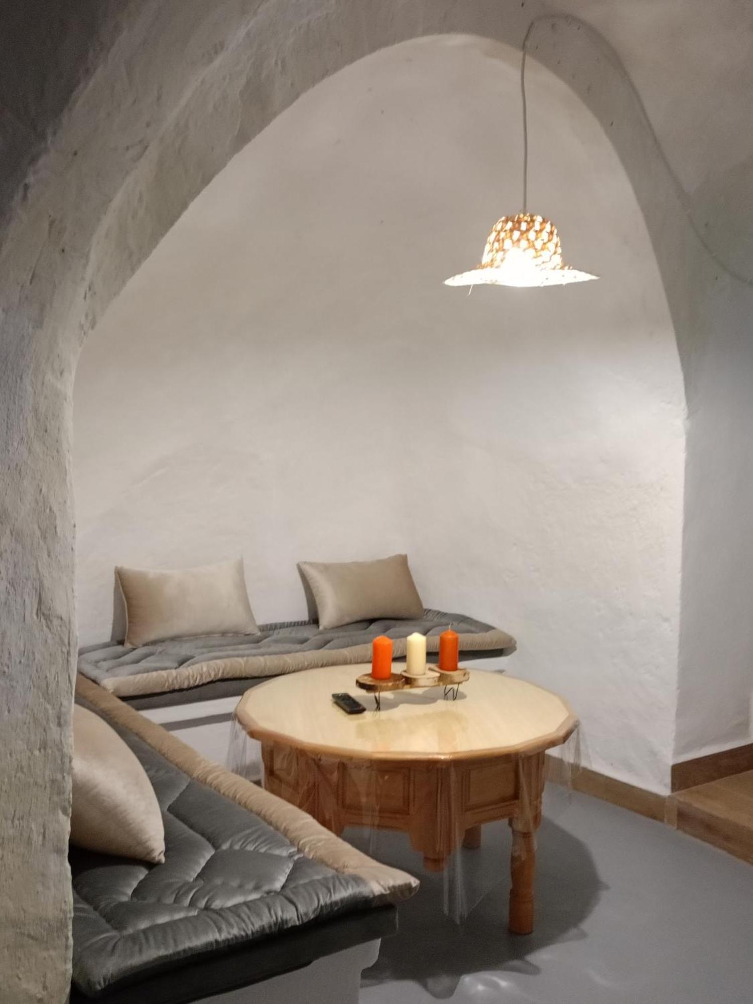 Encantadora Casa-cueva En Pleno Barrio Alfarero De *
