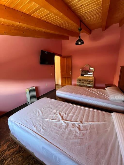 Casa En El Parque Natural Hoces Del Rio Riaza * Montejo de la Vega de la Serrezuela