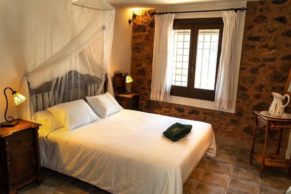 Masia De Matuta Lodge Vall d'Almonesir