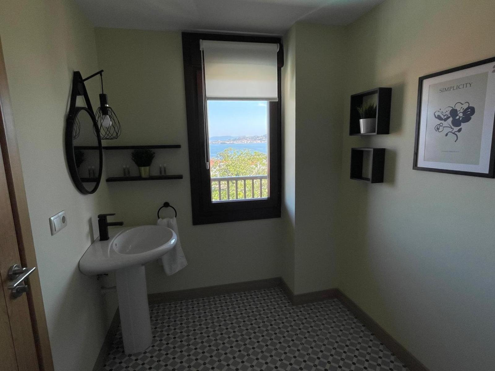 Casita Independiente Y Tres Con Piscina Ladeira Playa Holiday home Baiona