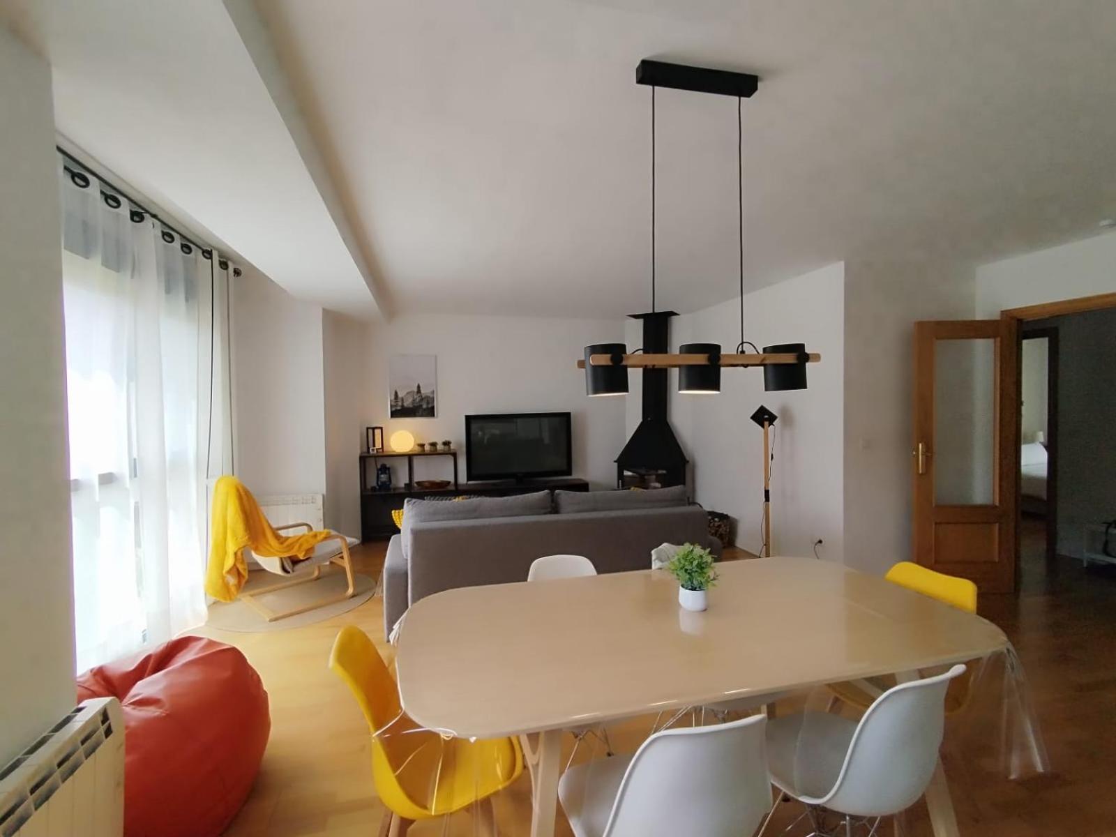 Apartment Ventanal De Saras Petfriendly Garaje Trastero Y Chimenea - Arafita