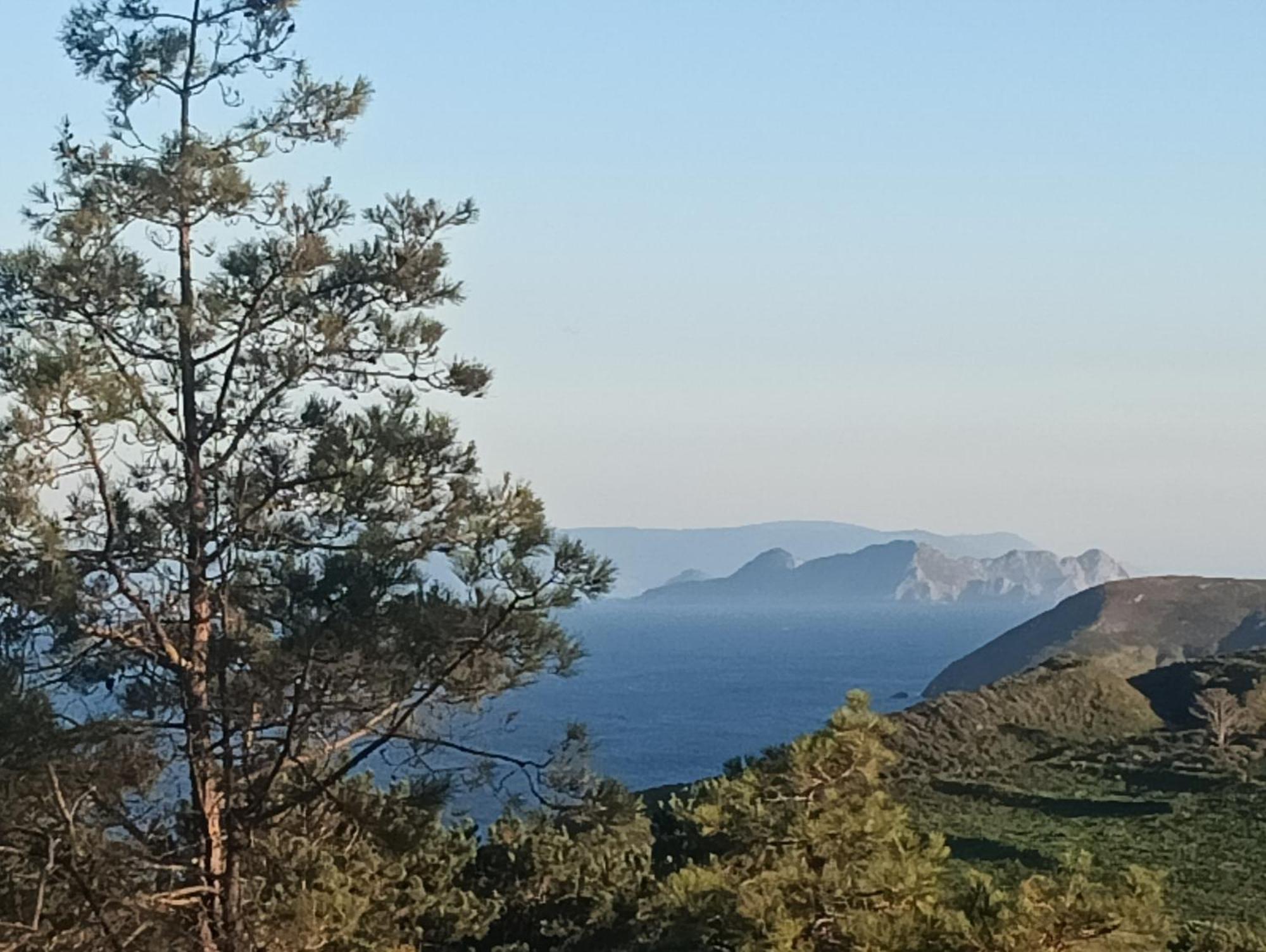 A Parrula, Mar, Rio Y Montana *