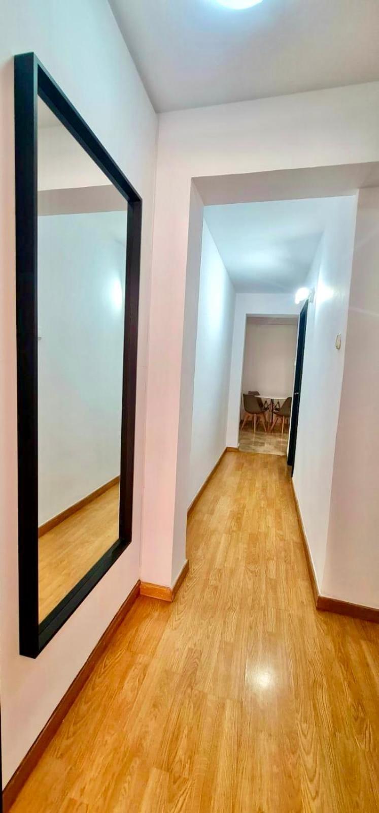 Preciosos Pisos En El Centro De Apartamento