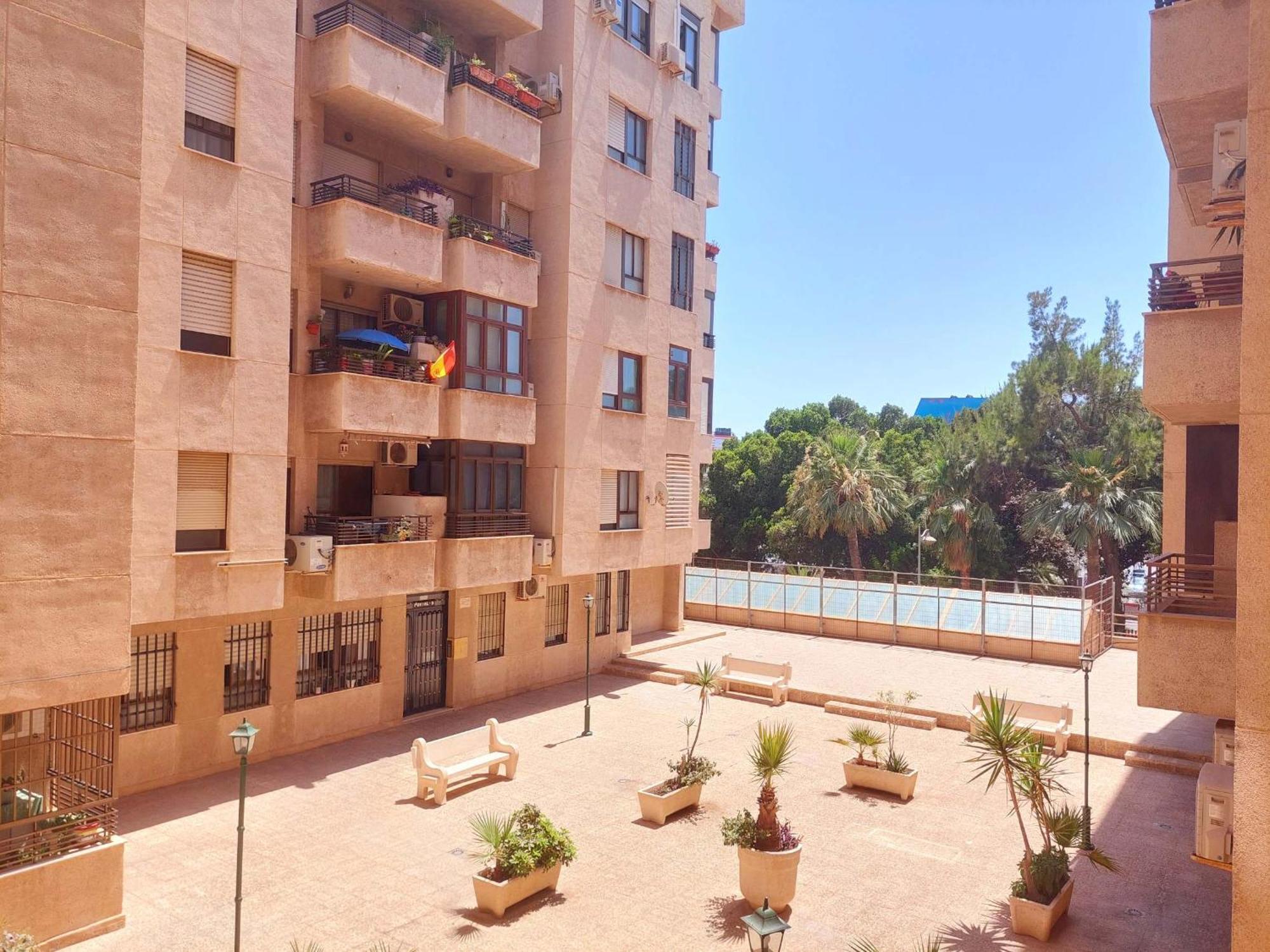 Piso Museo Del Realismo - Catedral - Alcazaba Con Parking Gratis - Super Wifi Apartamento