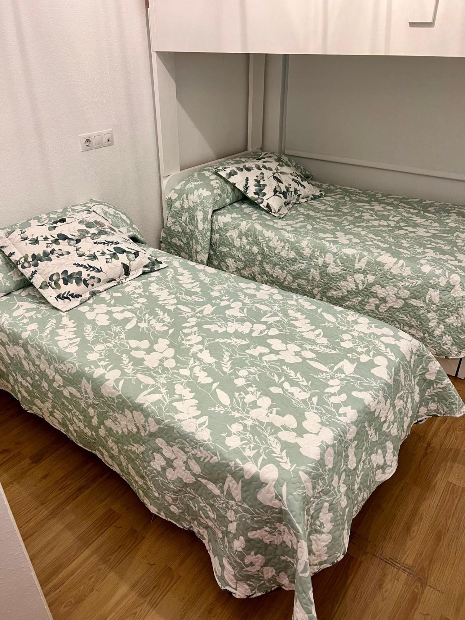 Piso Con Ac, Piscina Y Pista De Padel Y Tenis En Apartamento *