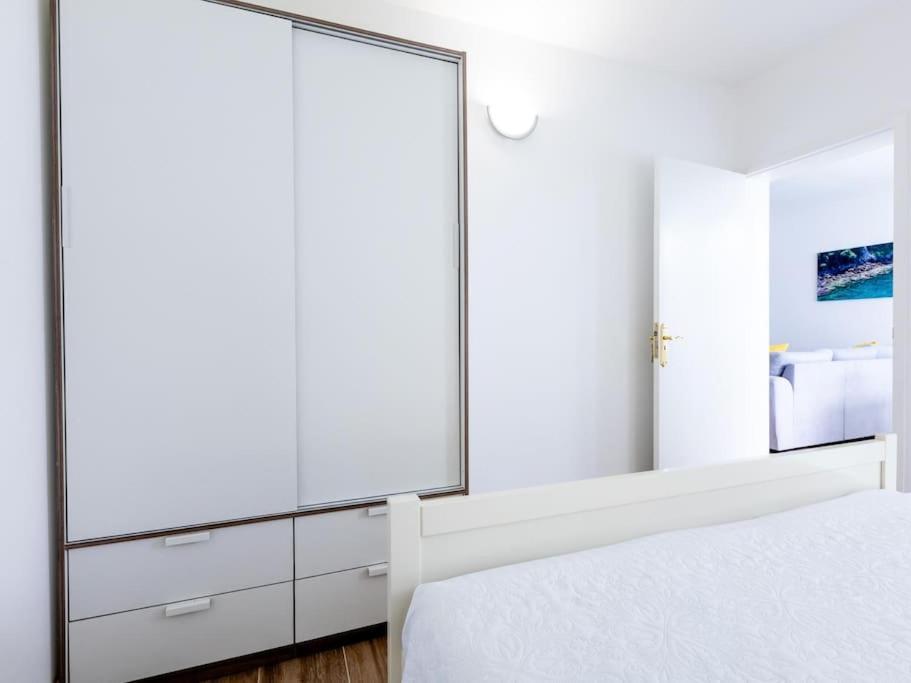 Apartment 47 Amazing Primavera With Wifi, Terrace, Pool Costa Del Silencio