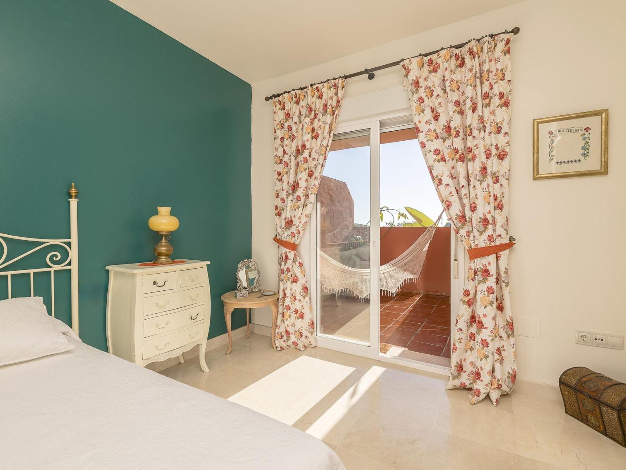 Spikes - In Sotogrande Free Wifi