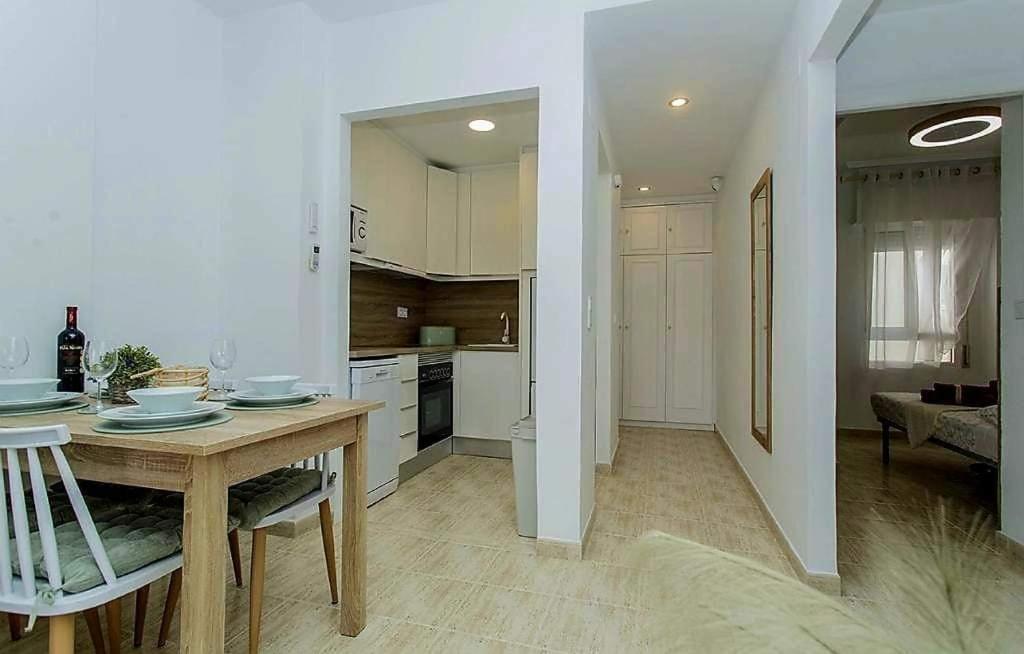 Migos 350m From The Sea, Playa Del Acequion, Apartment *
