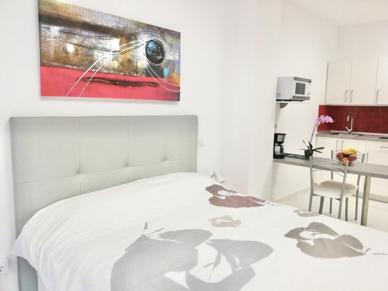 Hfg Loft Moderno Con Terraza En Calle Peatonal Junto A Canteras
