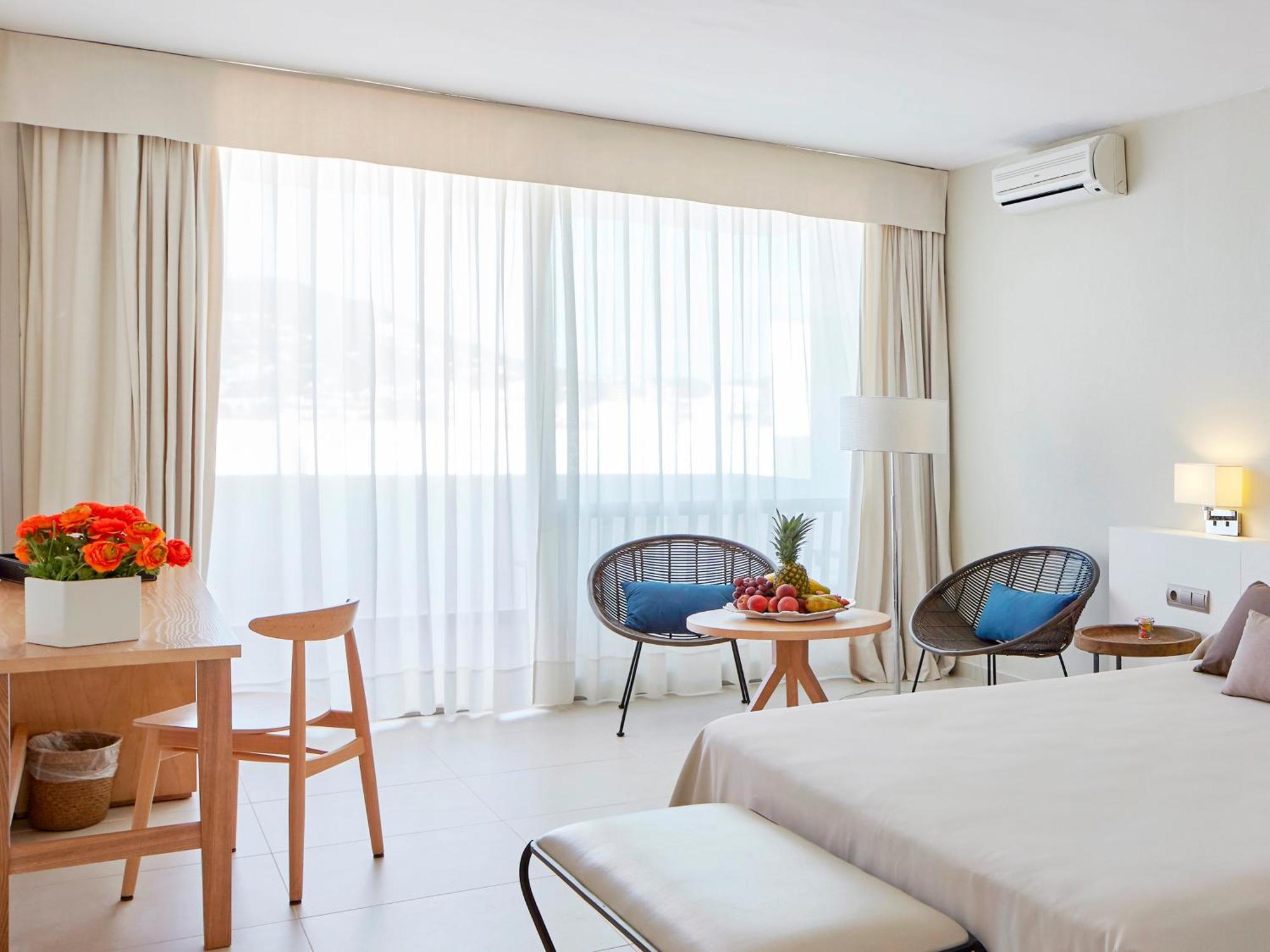 Tres Torres 4* Santa Eulalia del Río