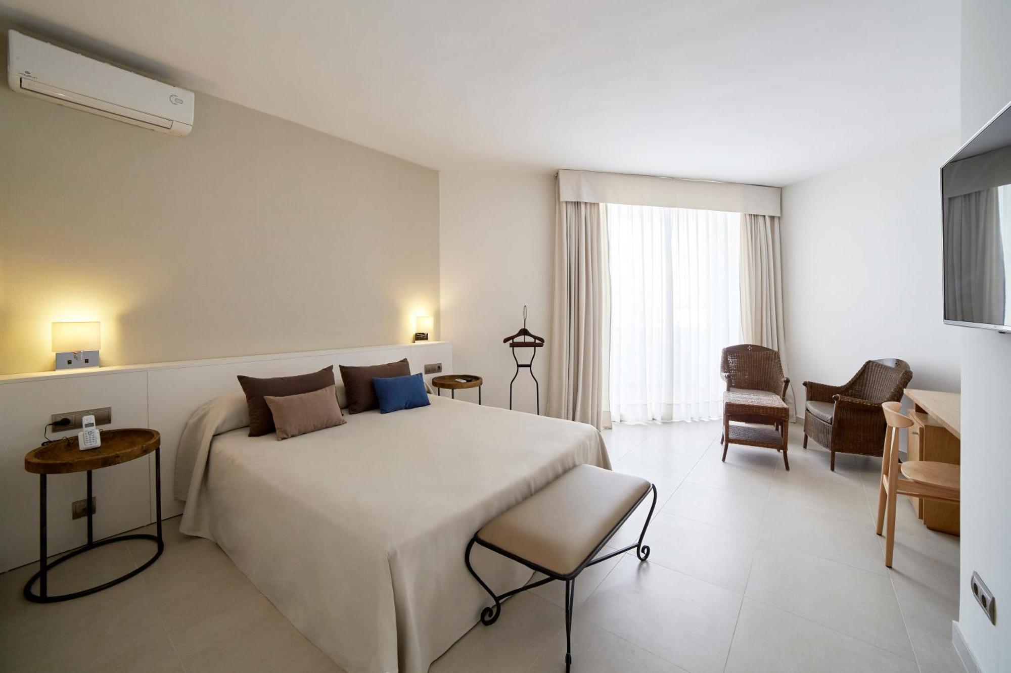 Tres Torres 4* Santa Eulalia del Río