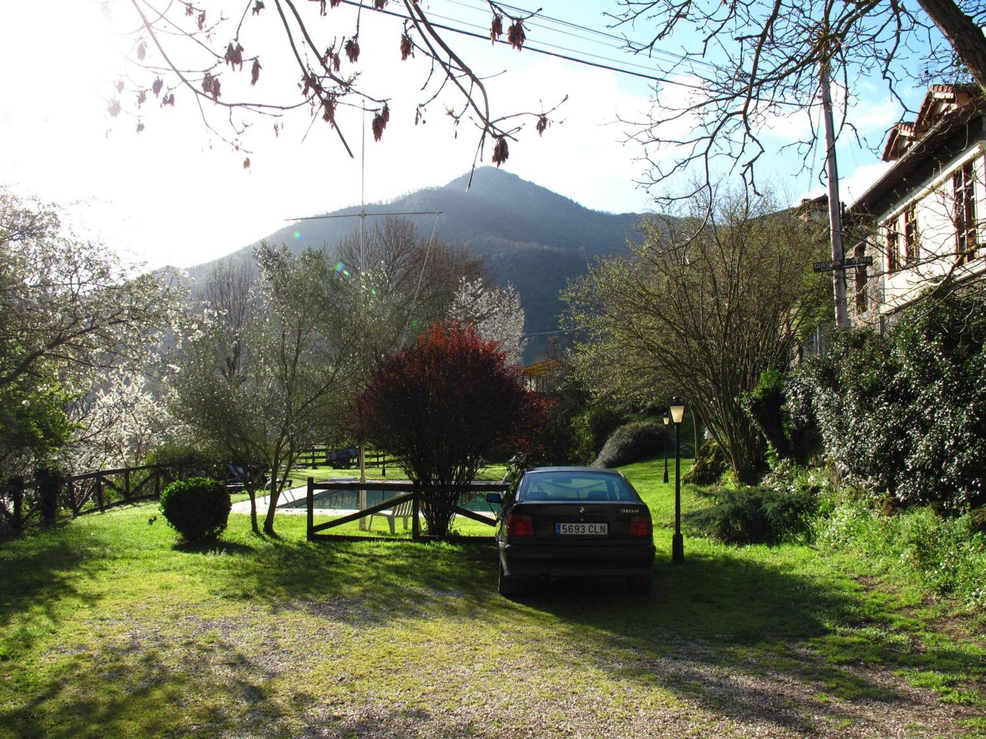 Hostal Turístico Valdebaró Camaleño