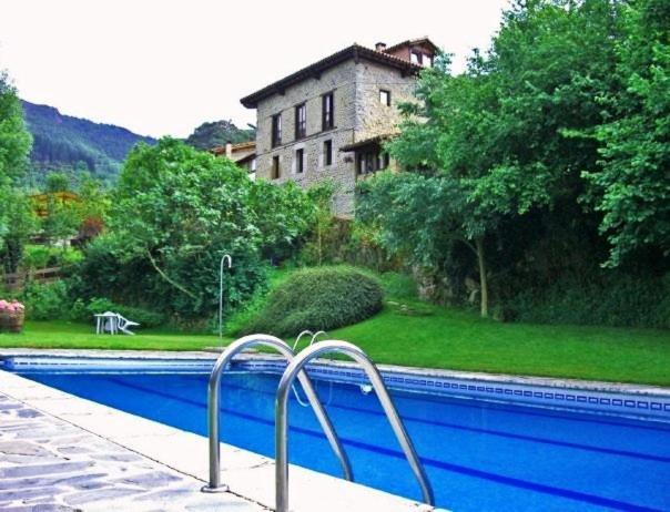 Hostal Turístico Valdebaró *