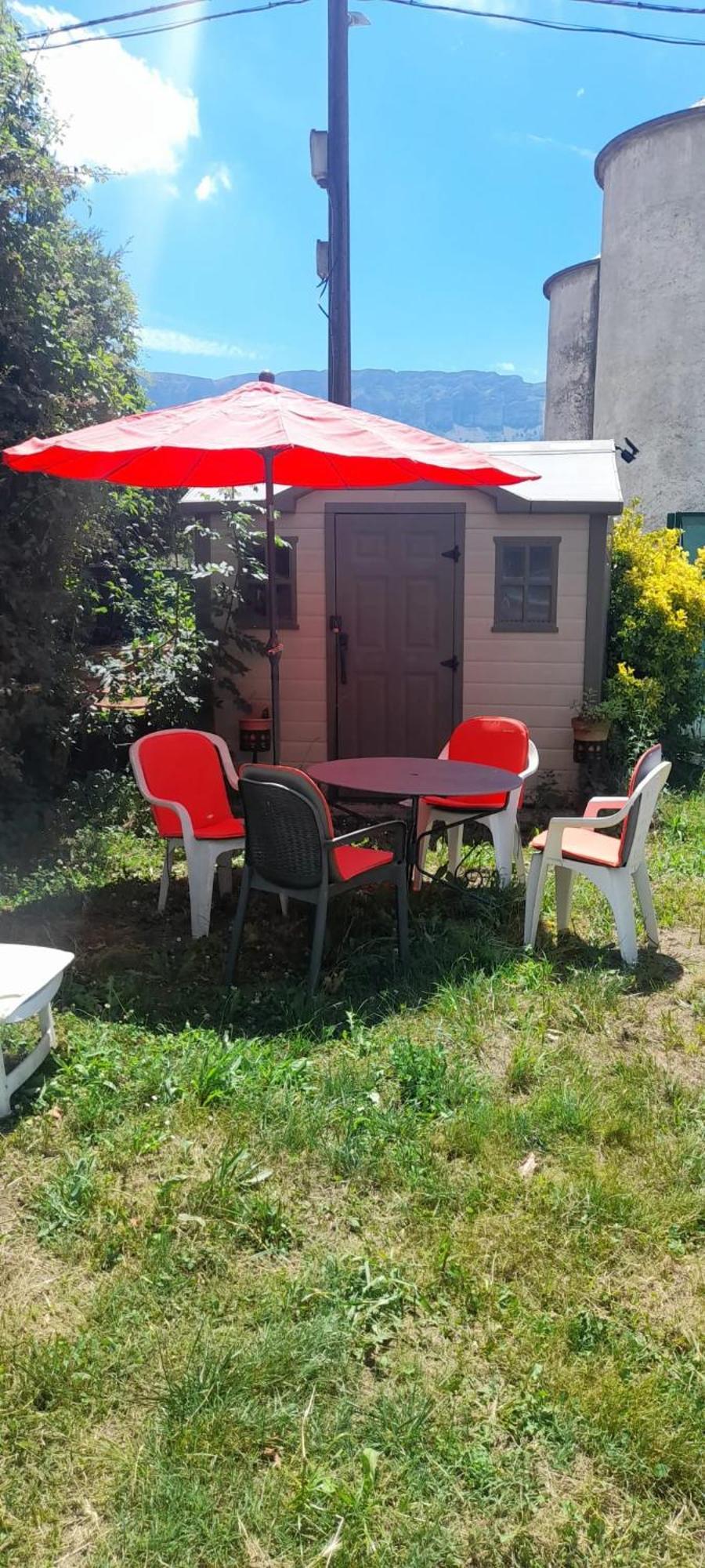 Charming House In With Fenced Garden Сasa de vacaciones