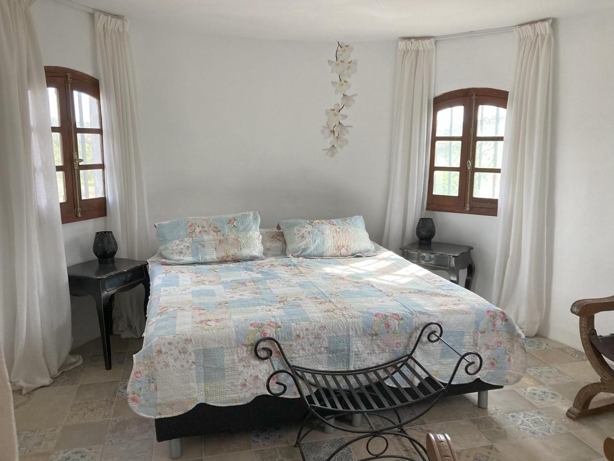 Torre Macastre, Valencia Bed & Breakfast