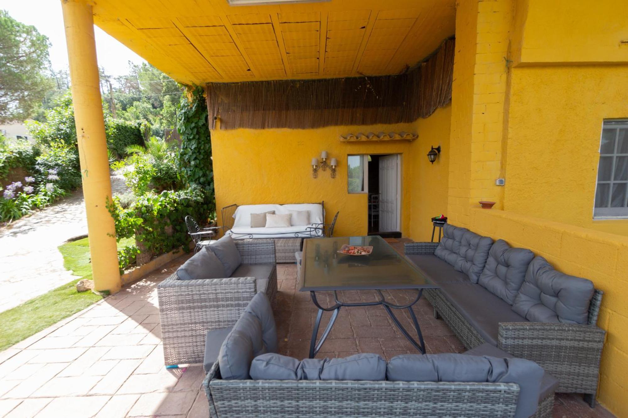 2 Private Abodes In One Magnificent Villa! Villa