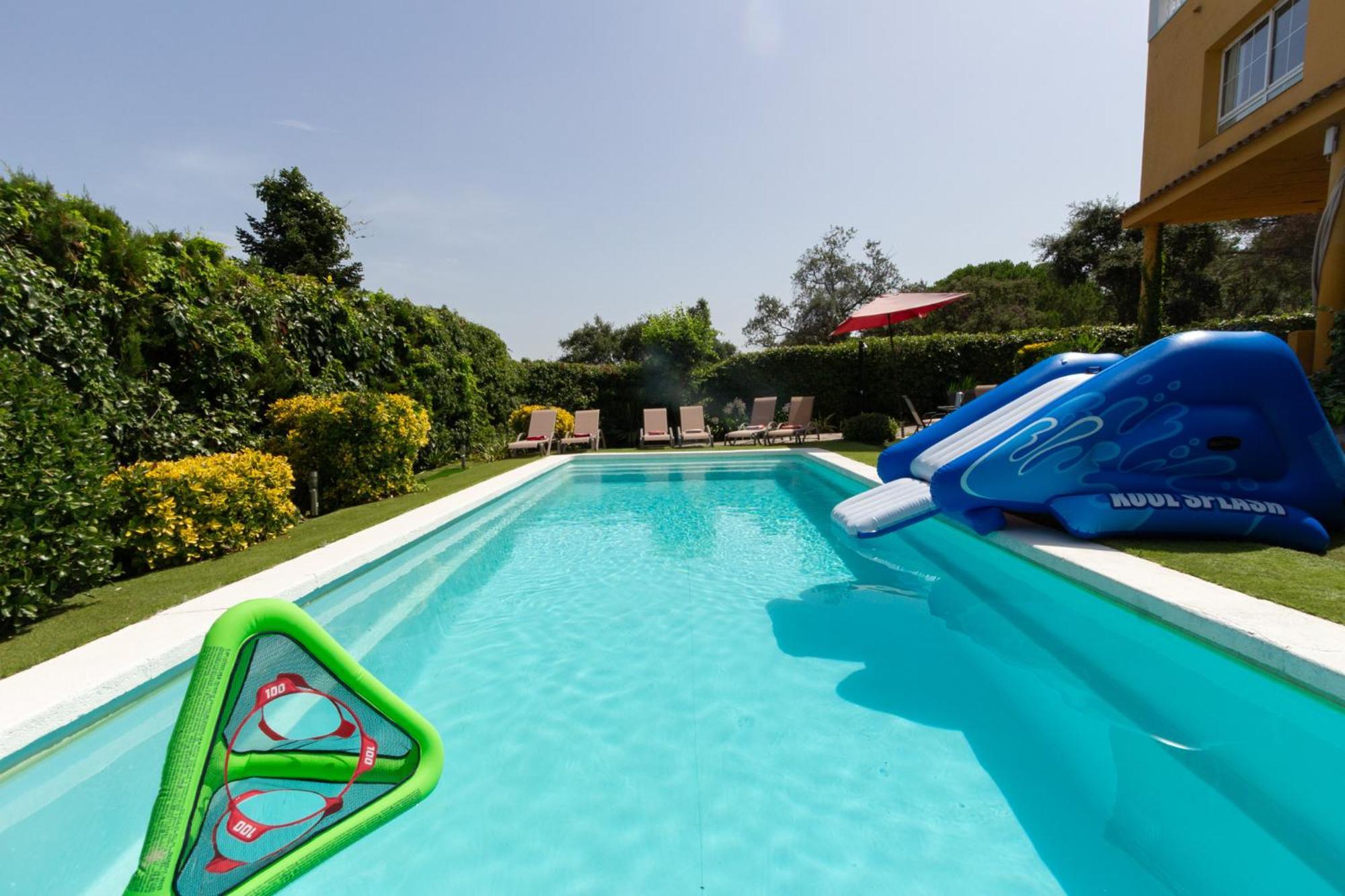 2 Private Abodes In One Magnificent Villa! Villa