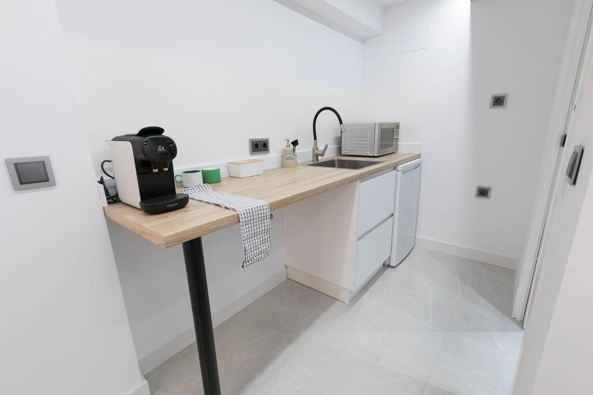 Apartamento Oficina-estudio En El Centro De *