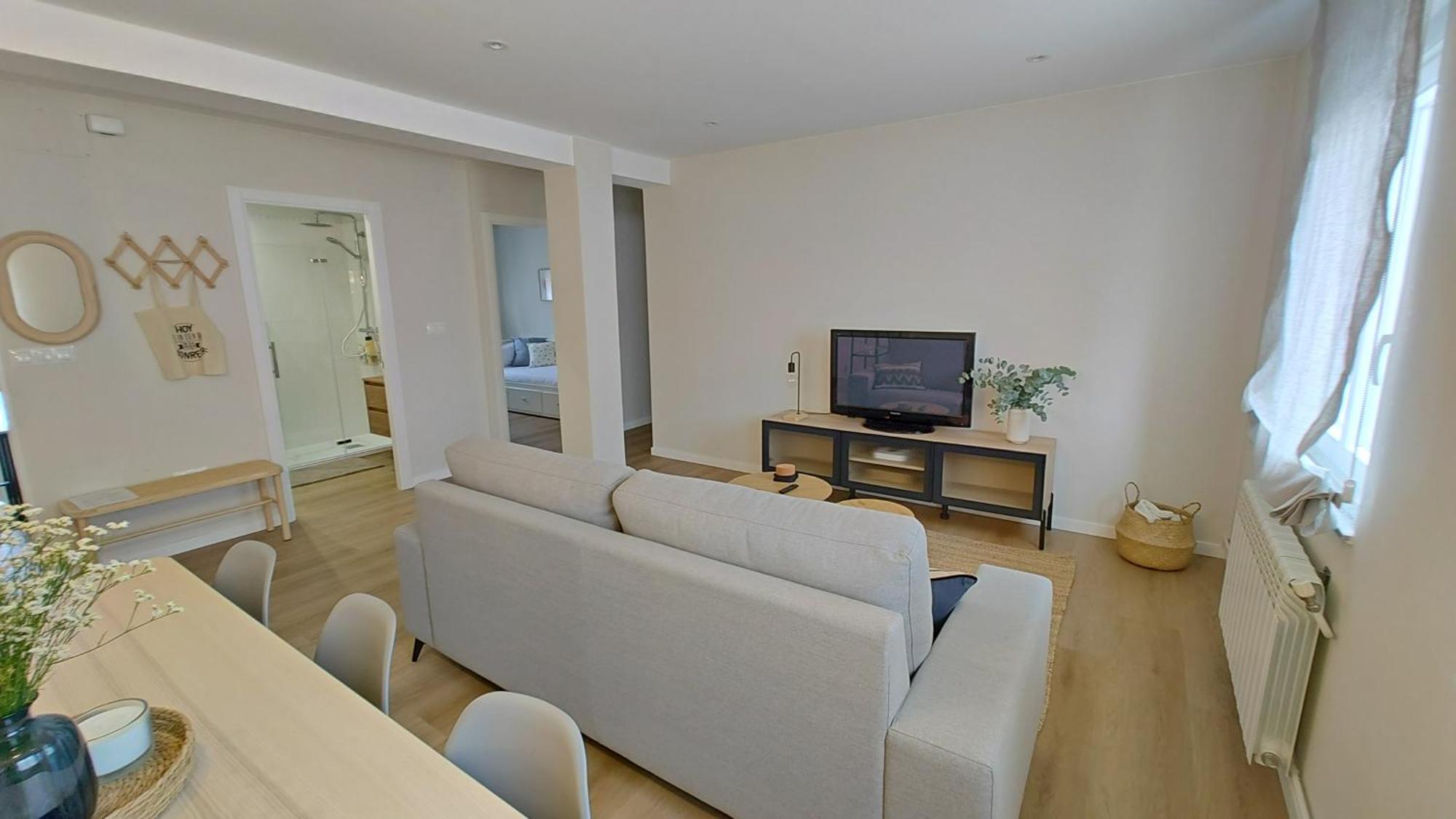 Apartment Madariaga 5 *