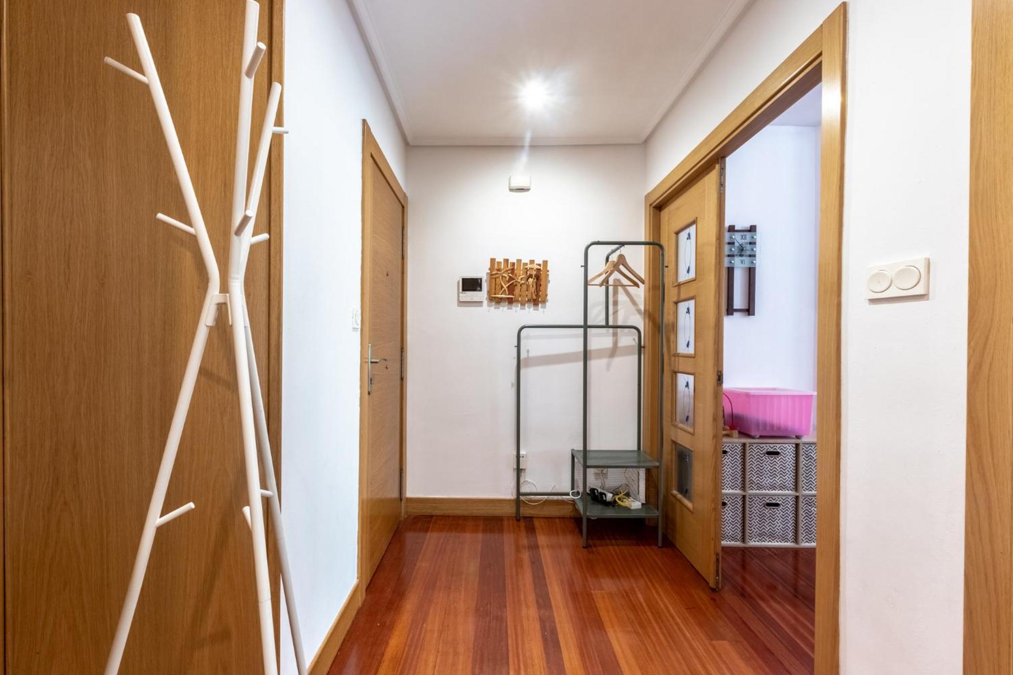 Apartment Bilbao Bec With Parking By Aston Barakaldo