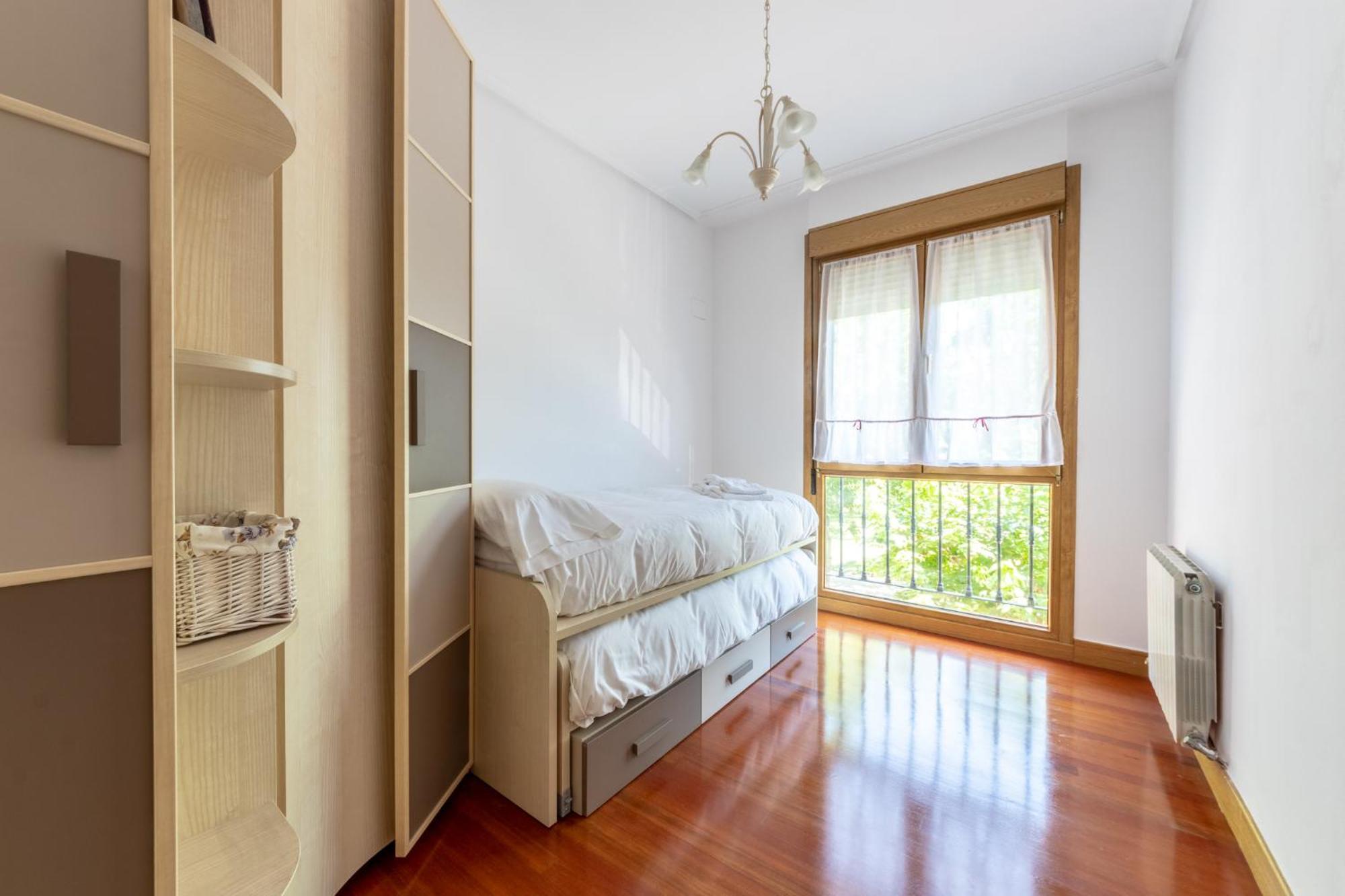 Apartment Bilbao Bec With Parking By Aston Barakaldo
