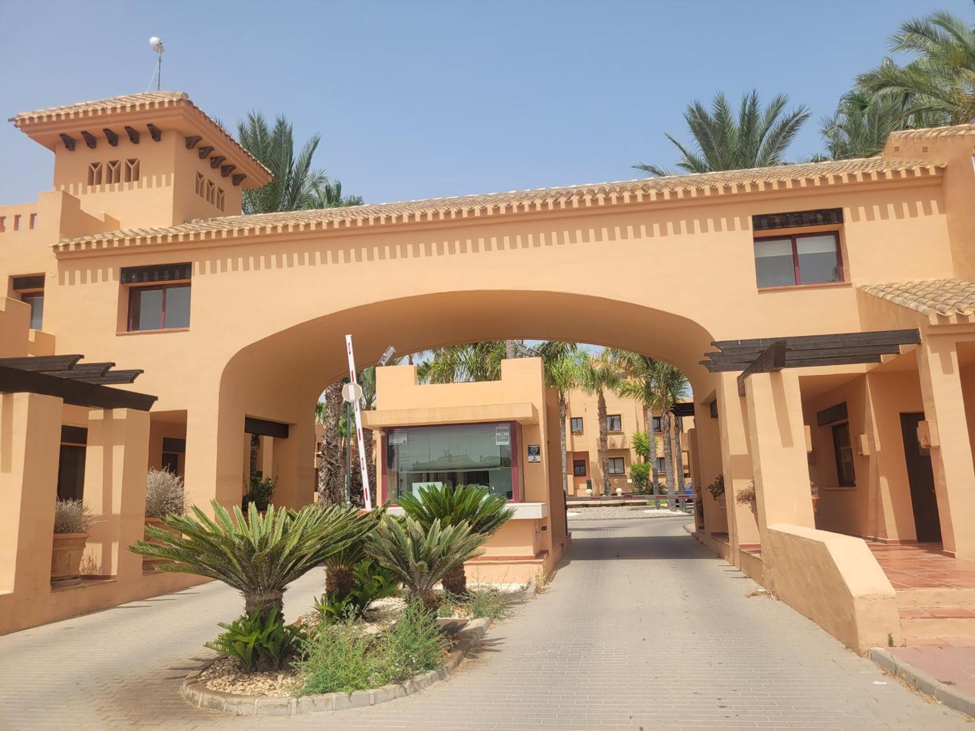 Alcazares Beachfront Maisonette *