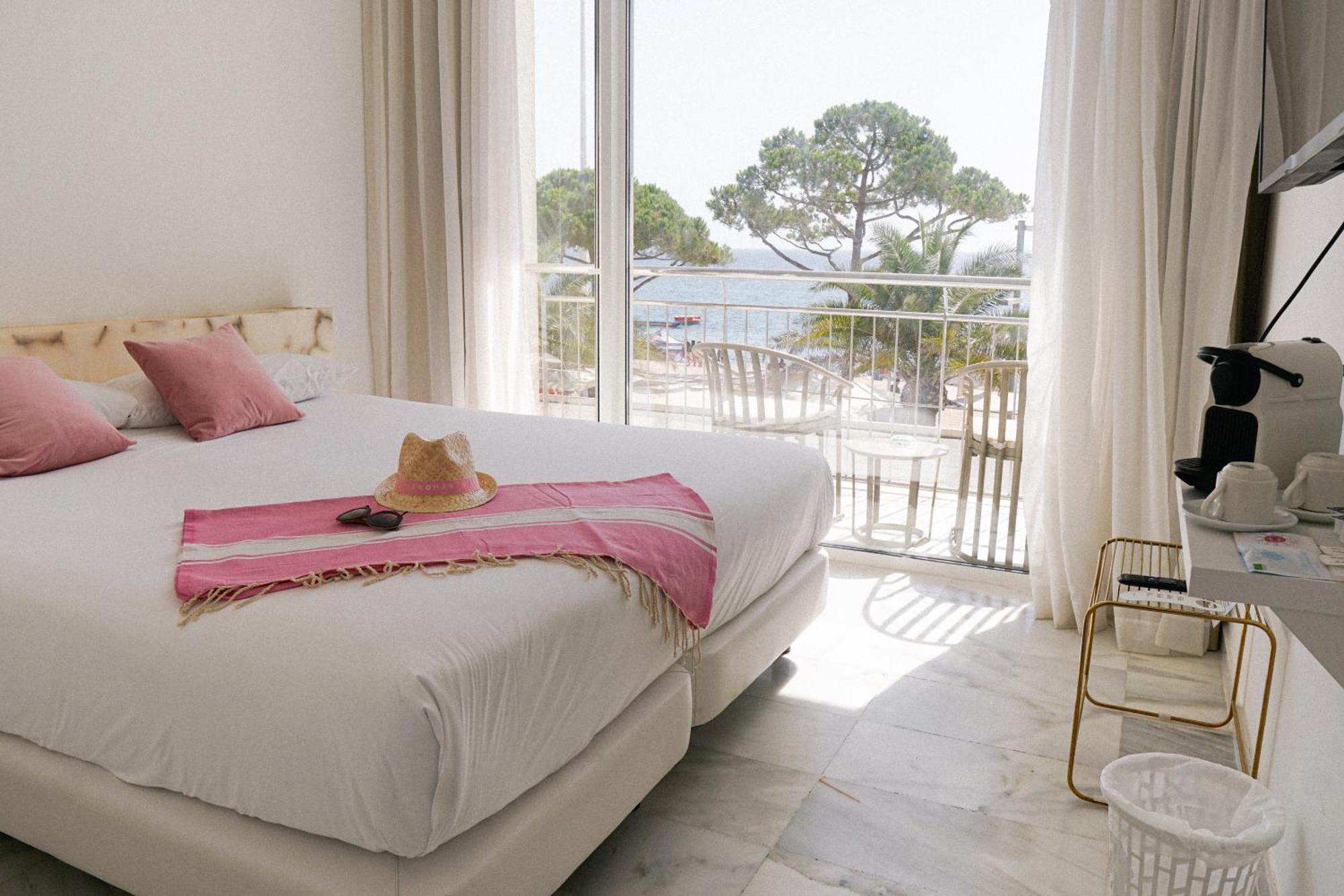 Aromar Hotel