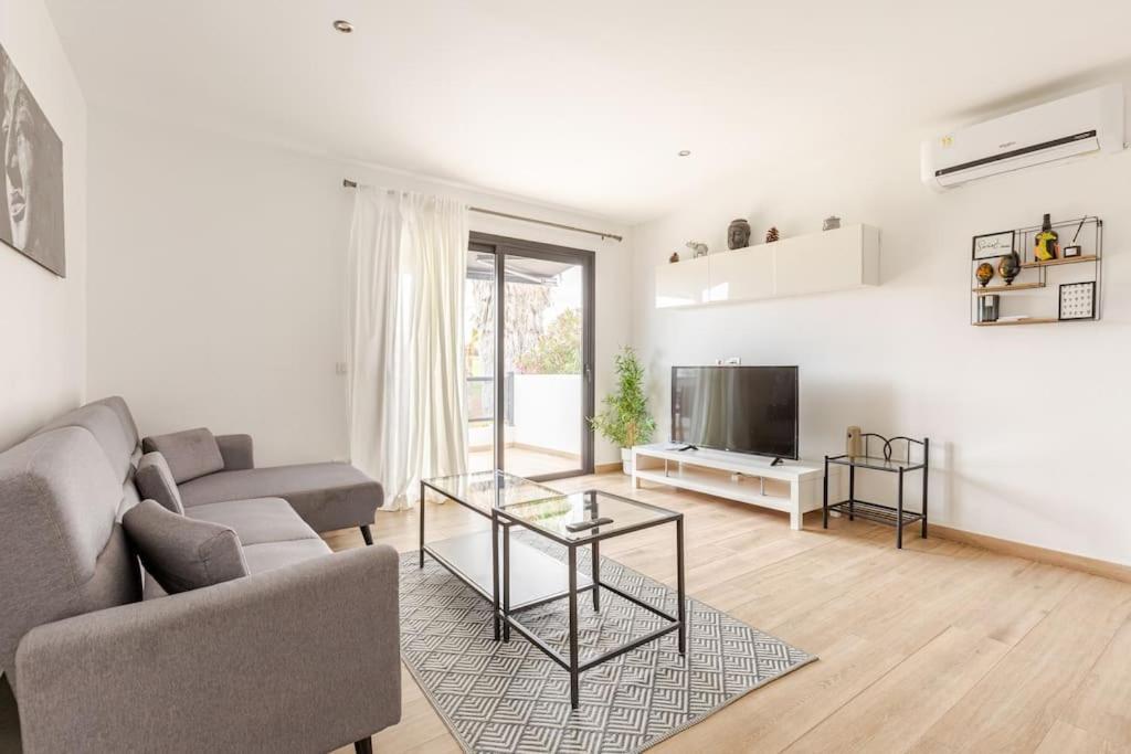Apartamento En Complejo Residencial Con Piscina *