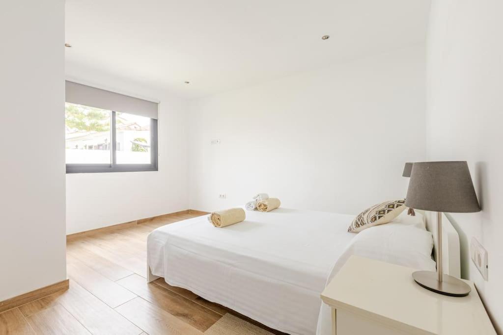 Apartamento En Complejo Residencial Con Piscina *