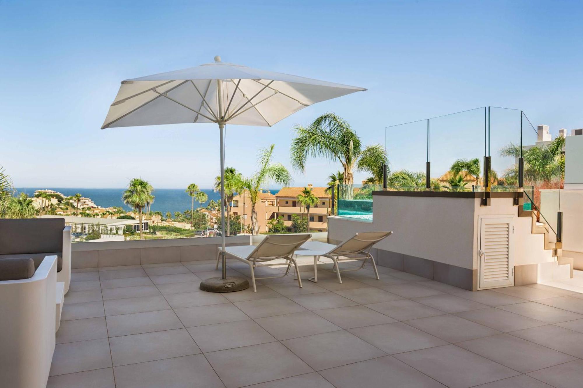Apartahotel Seaview With Private Pool Fuengirola