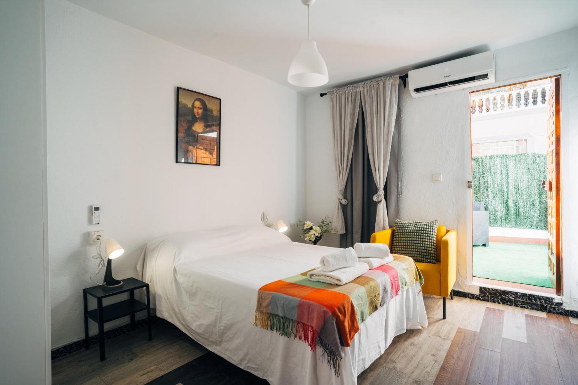 At San Cristobal A 5 Minutos De Puerta Purchena, Wifi Gratis! Сasa de vacaciones *