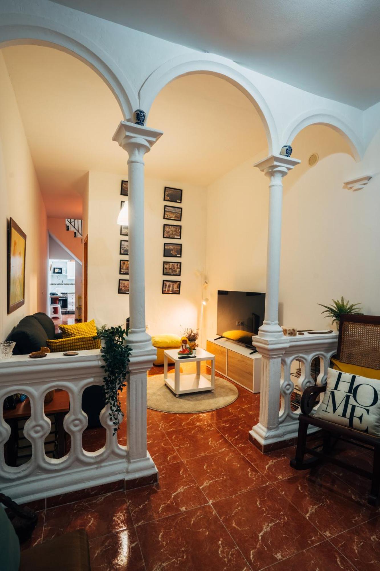 At San Cristobal A 5 Minutos De Puerta Purchena, Wifi Gratis! Сasa de vacaciones