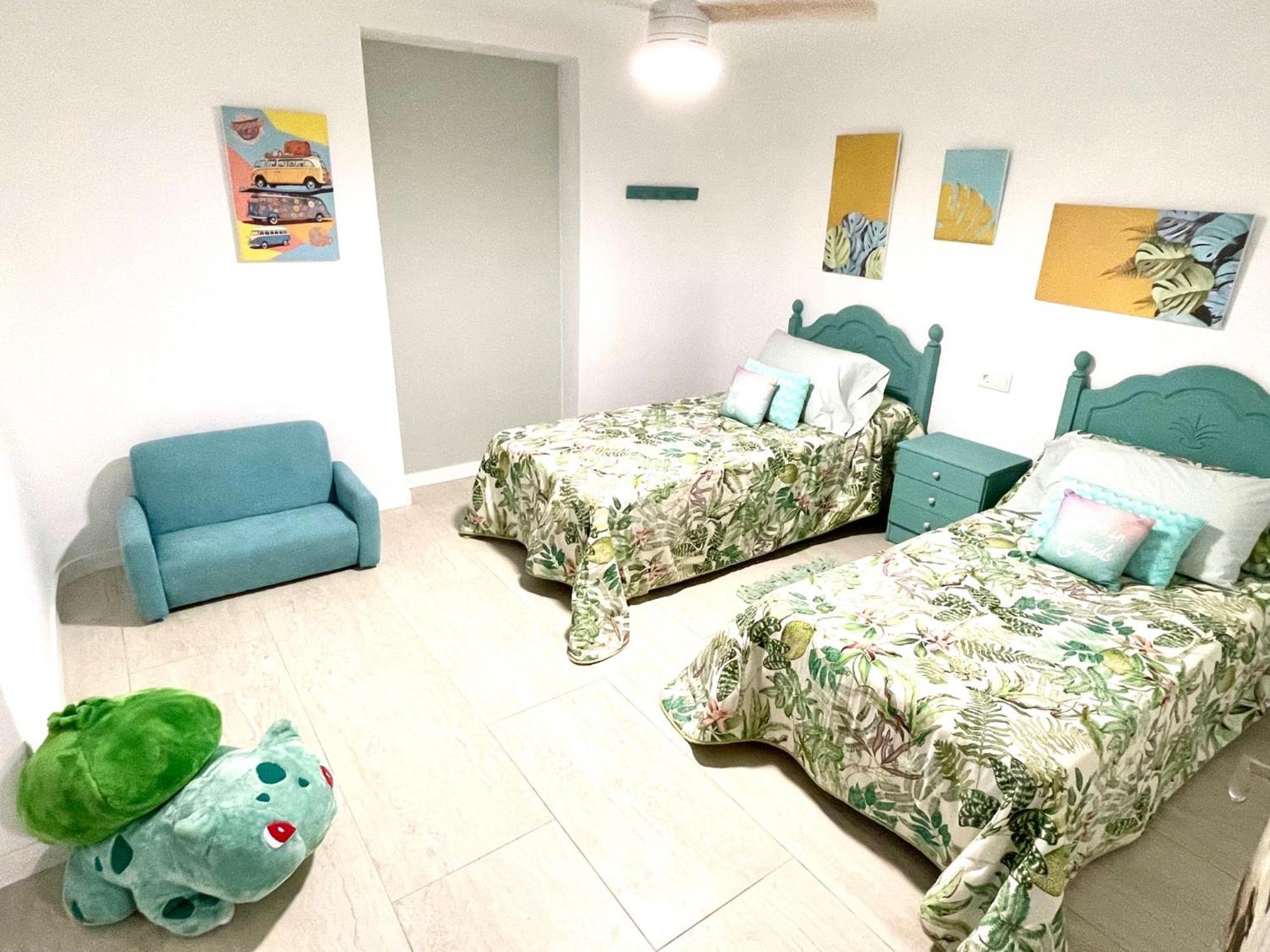 Paraje Natural, 6 Habitaciones, Piscina, 1800m2, Cesped Holiday home *