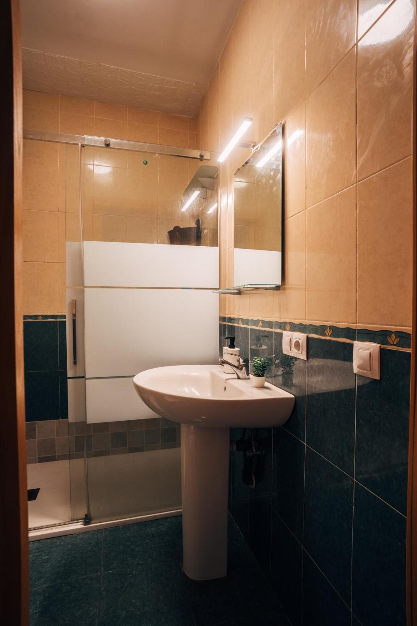 At San Cristobal A 5 Minutos De Puerta Purchena, Wifi Gratis! Holiday home *