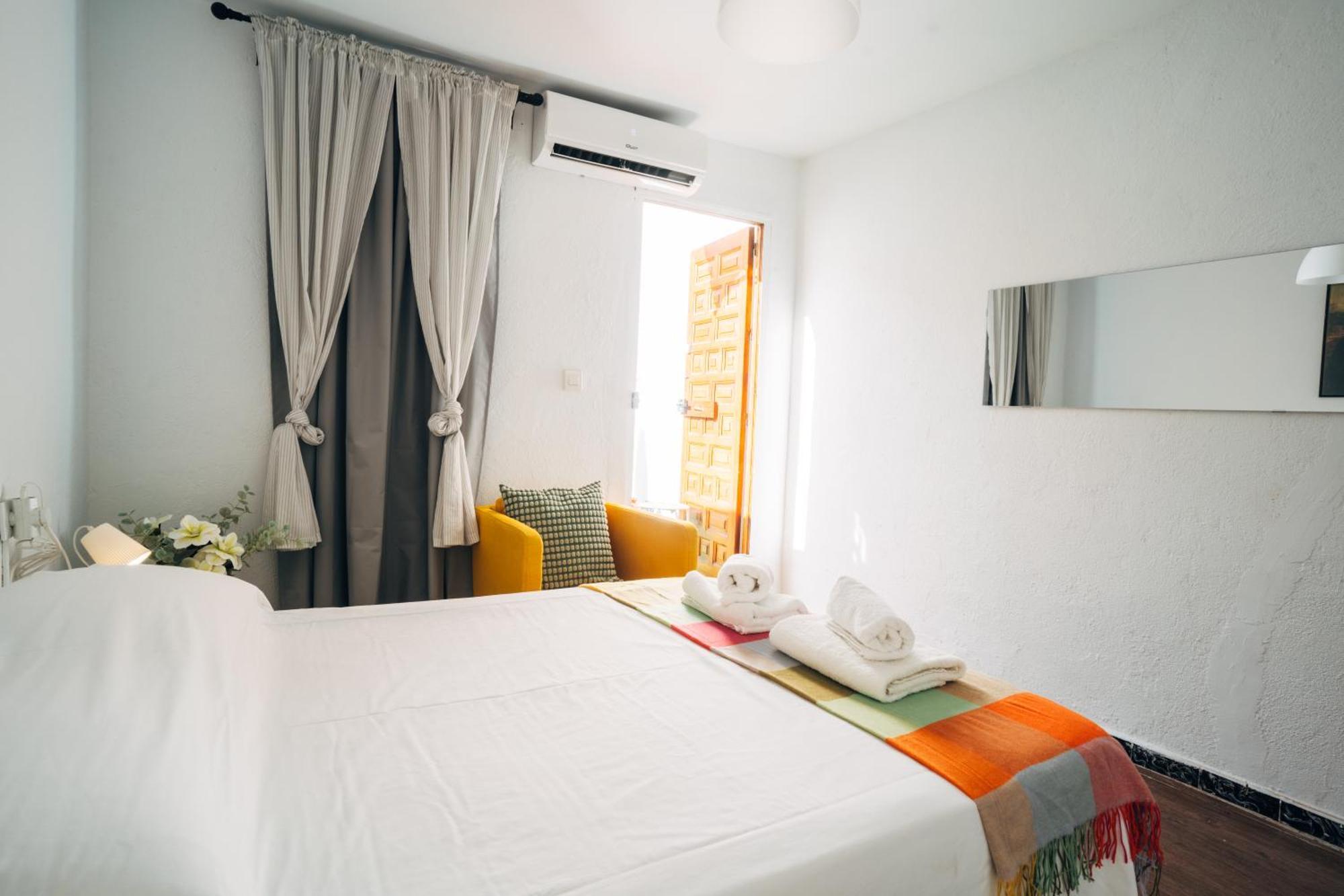At San Cristobal A 5 Minutos De Puerta Purchena, Wifi Gratis! * Almeria