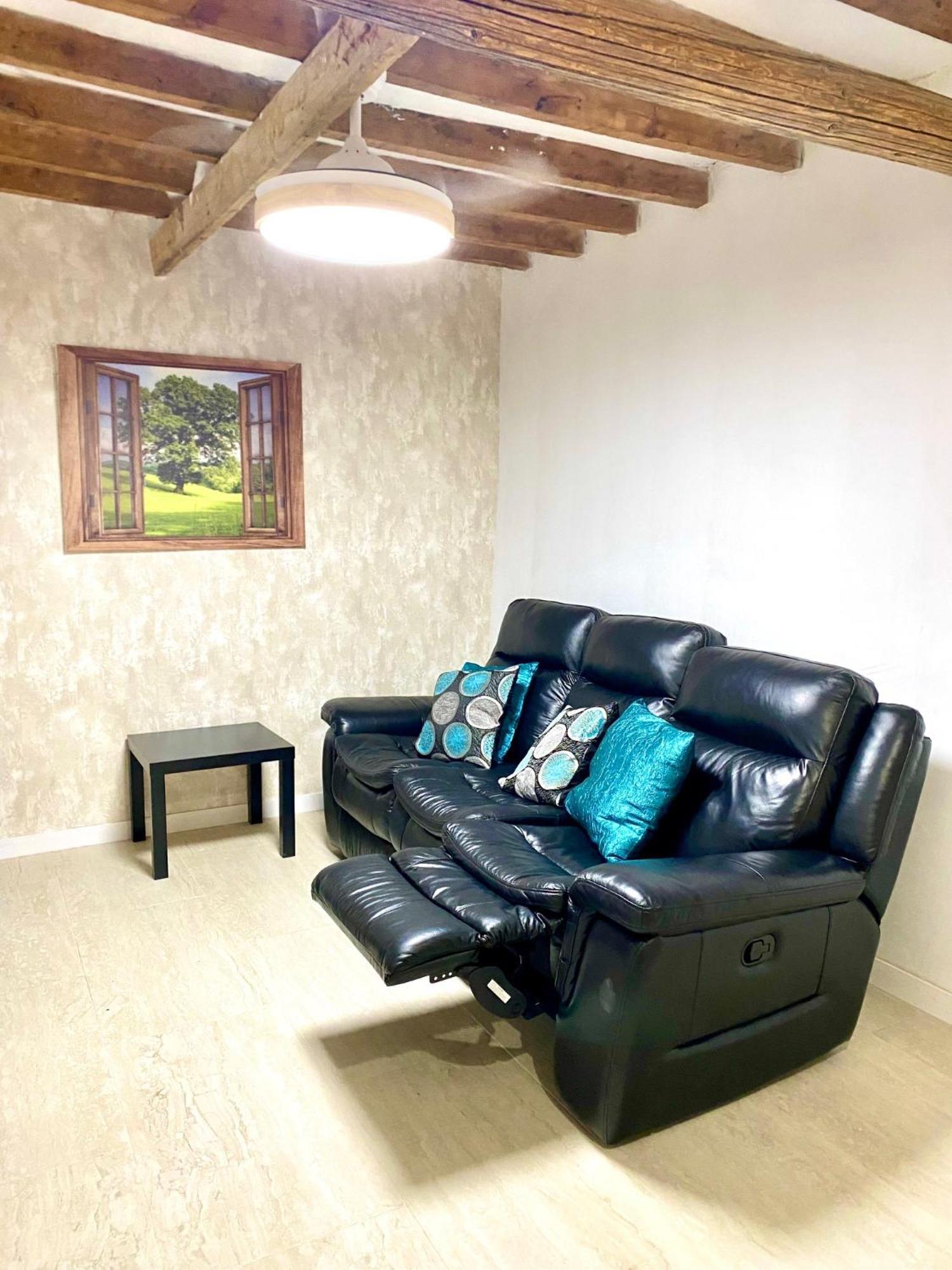 Paraje Natural, 6 Habitaciones, Piscina, 1800m2, Cesped