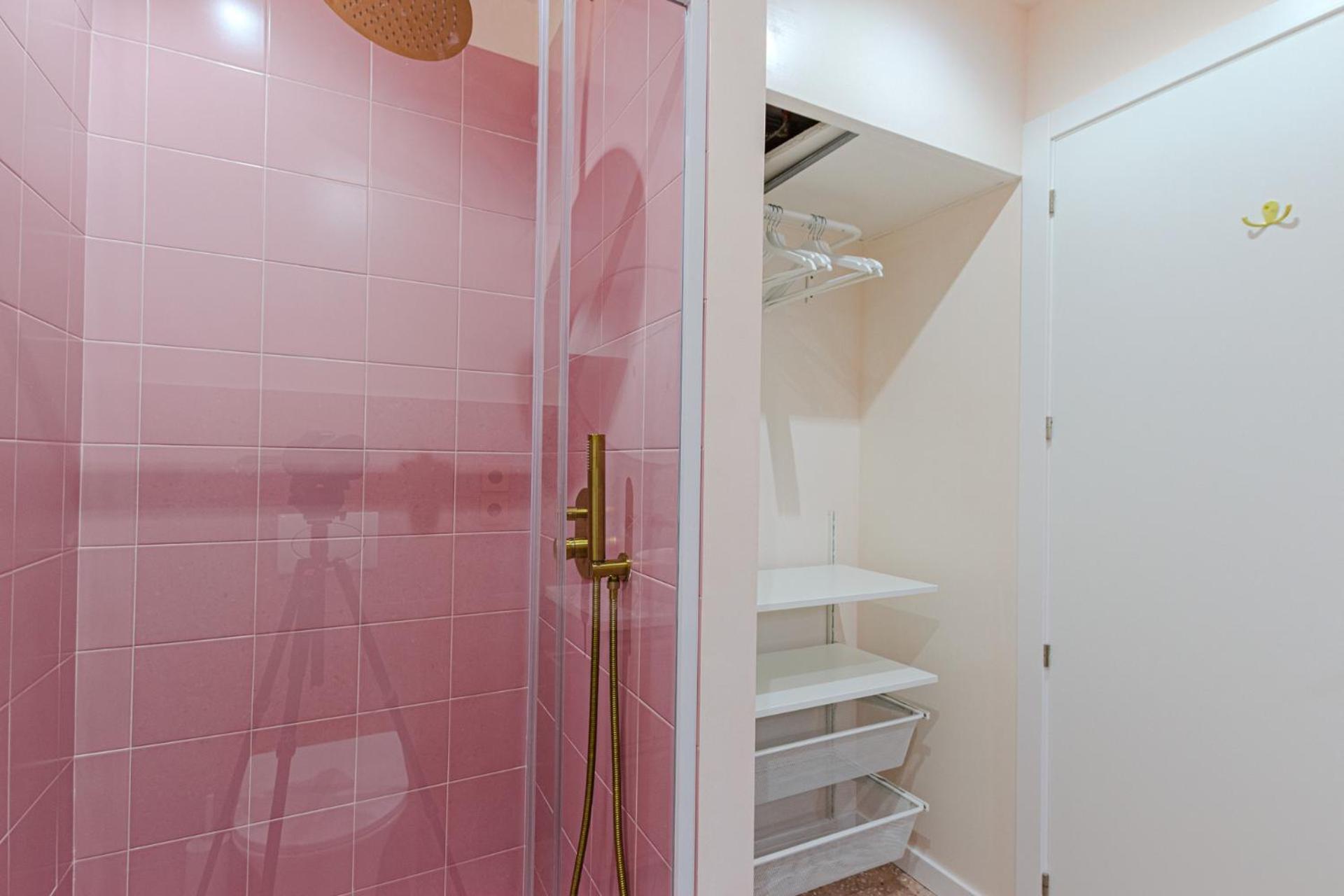 Apartamento Glamorous Pink In Center Alicante