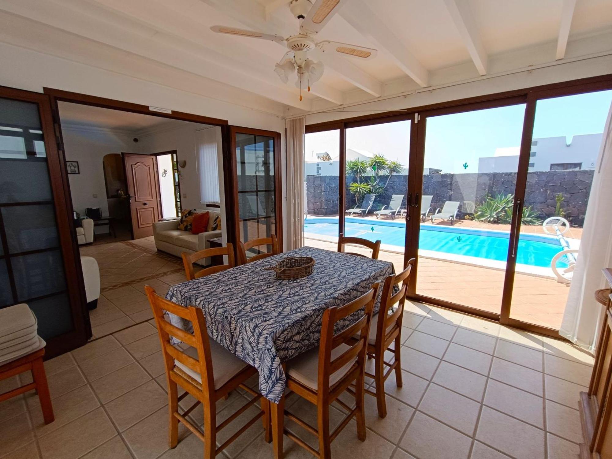 Lagarto Heated Pool Aircon Playa Blanca Villa