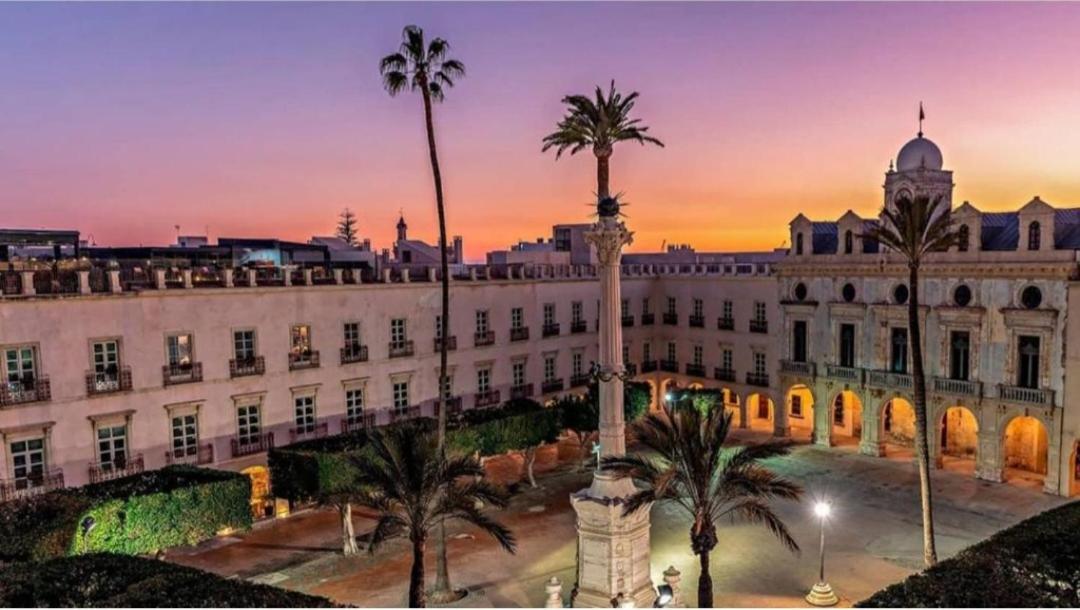 Piso Museo Del Realismo - Catedral - Alcazaba Con Parking Gratis - Super Wifi * Almería